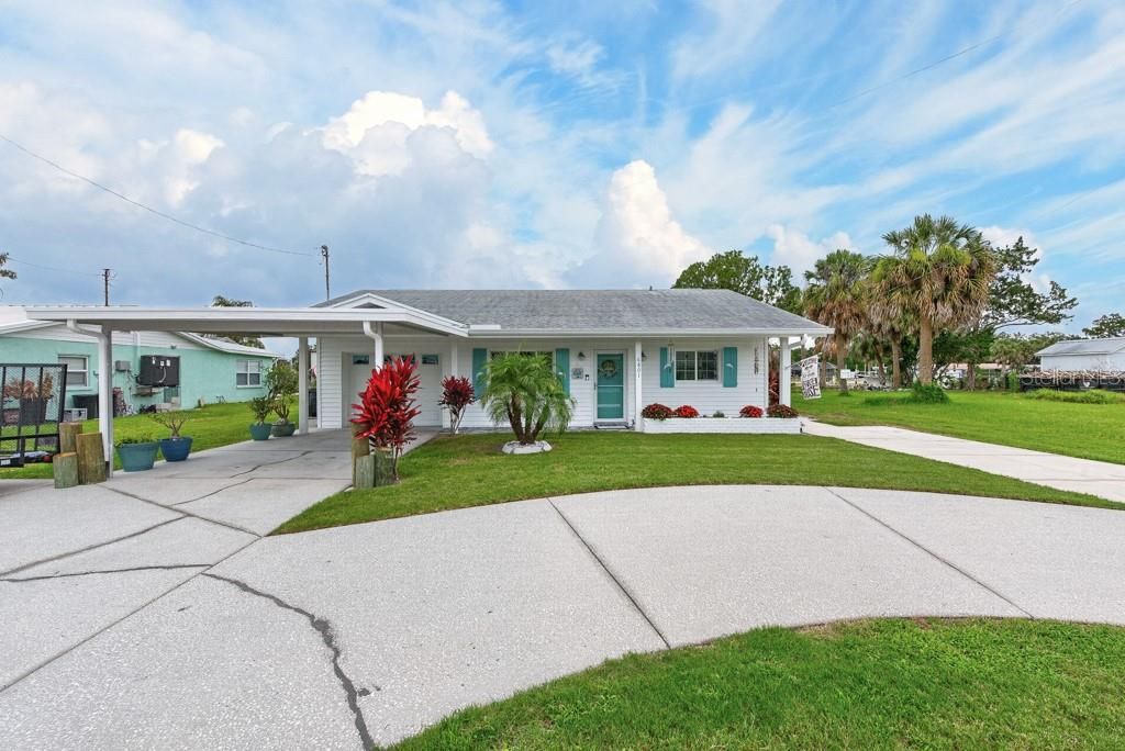 For Sale: $425,000 (3 beds, 2 baths, 1528 Square Feet)