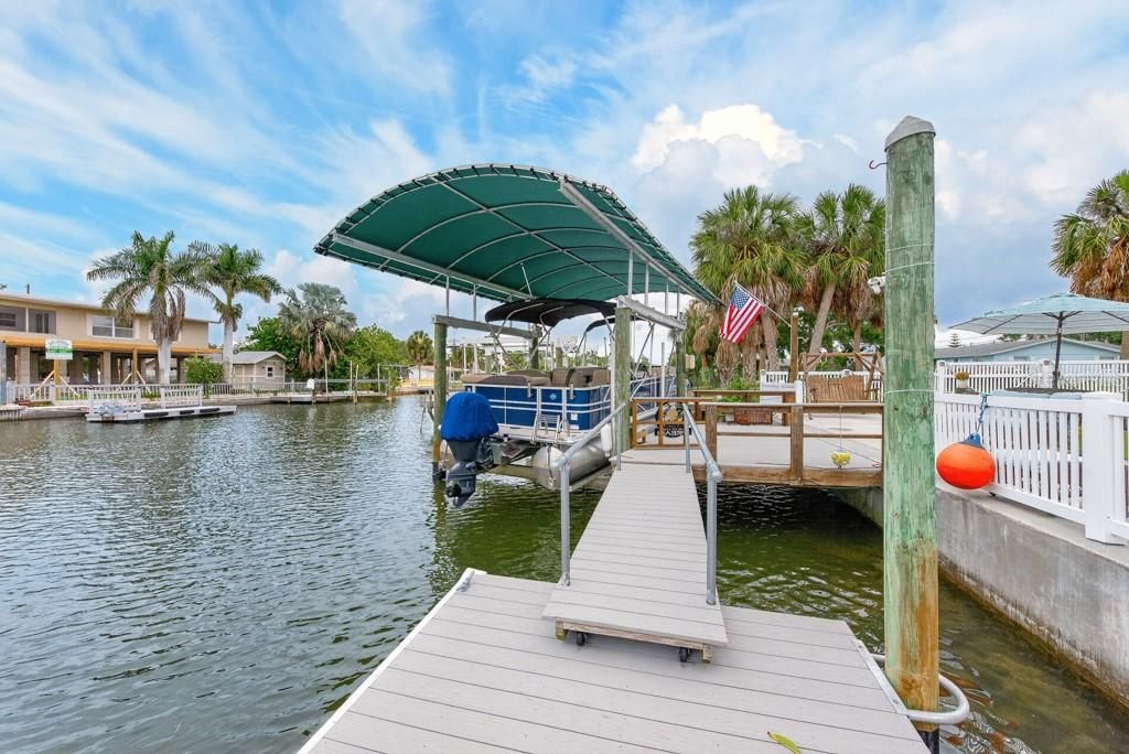 For Sale: $425,000 (3 beds, 2 baths, 1528 Square Feet)