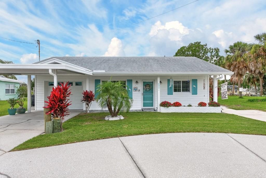 For Sale: $425,000 (3 beds, 2 baths, 1528 Square Feet)
