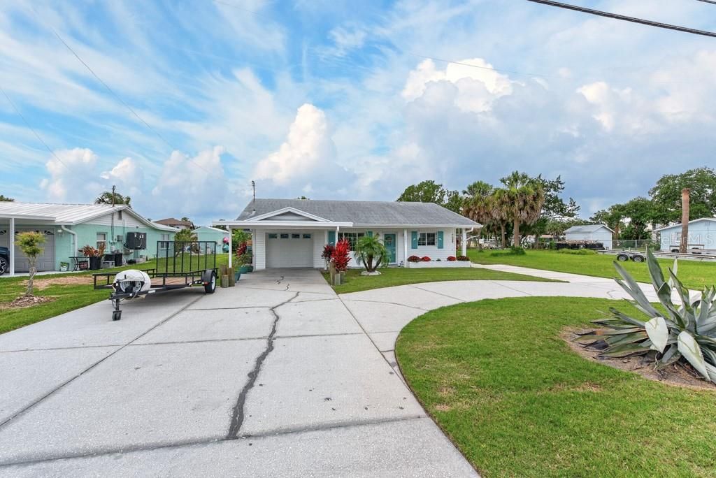 For Sale: $425,000 (3 beds, 2 baths, 1528 Square Feet)