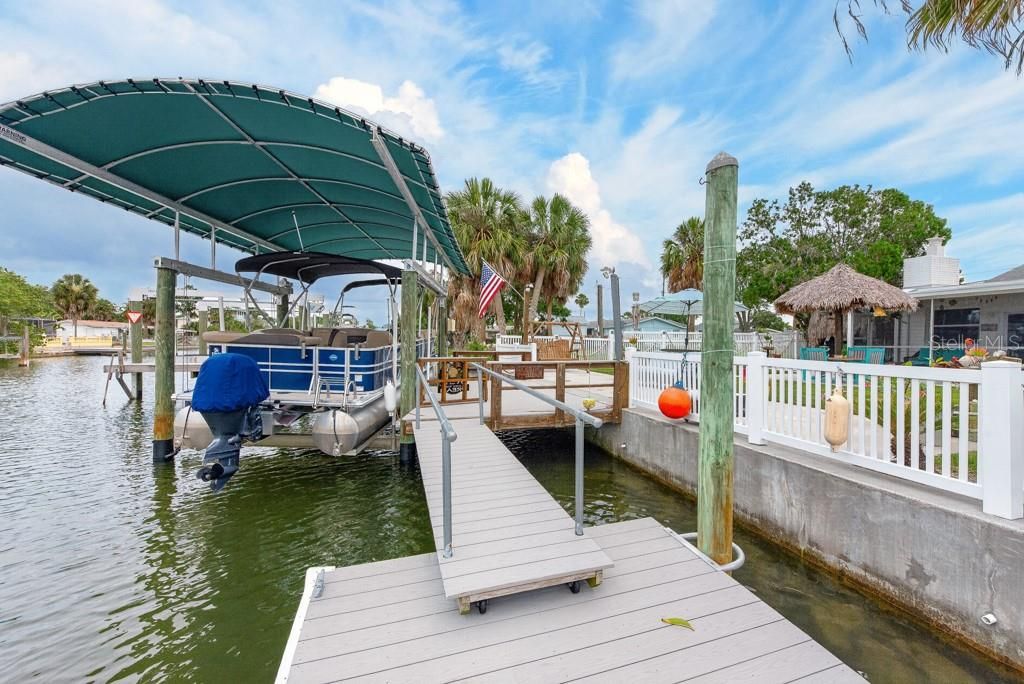 For Sale: $425,000 (3 beds, 2 baths, 1528 Square Feet)