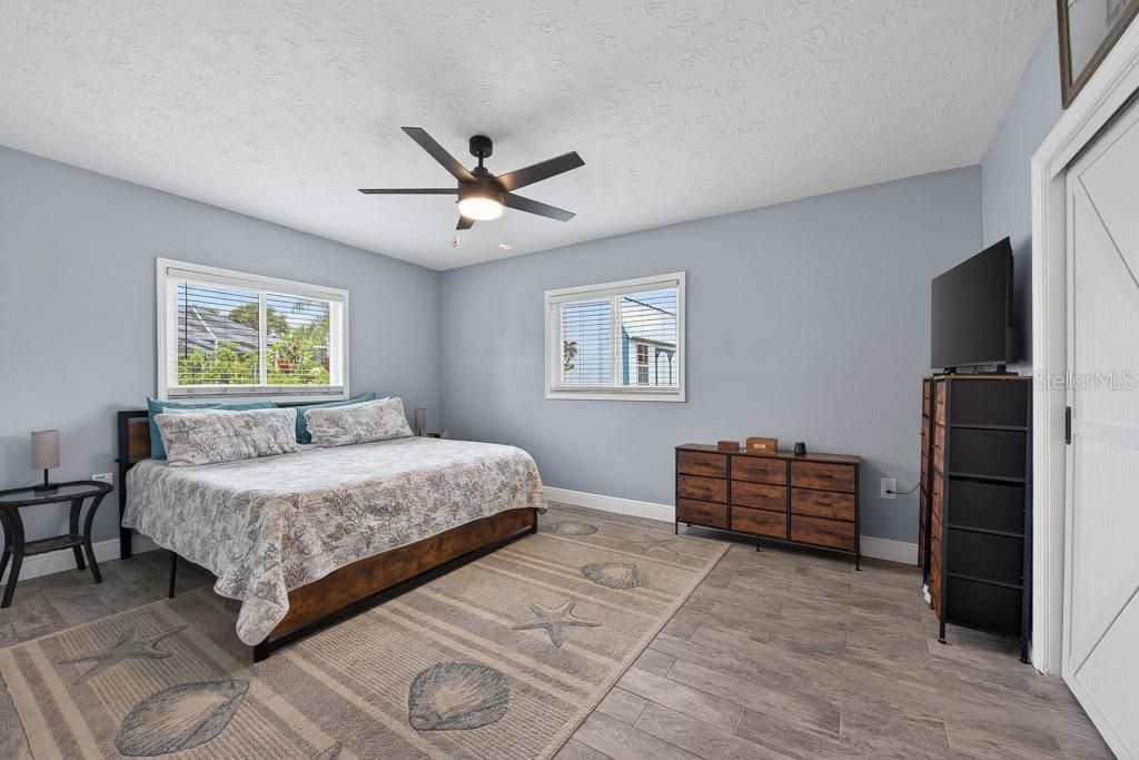 For Sale: $425,000 (3 beds, 2 baths, 1528 Square Feet)