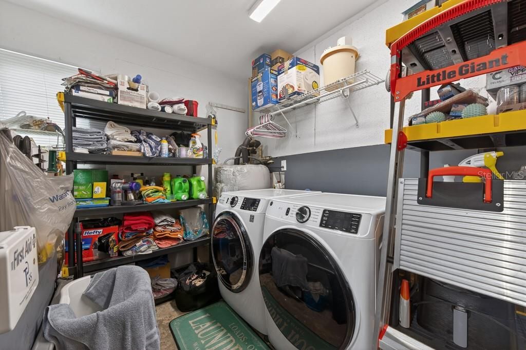 For Sale: $425,000 (3 beds, 2 baths, 1528 Square Feet)