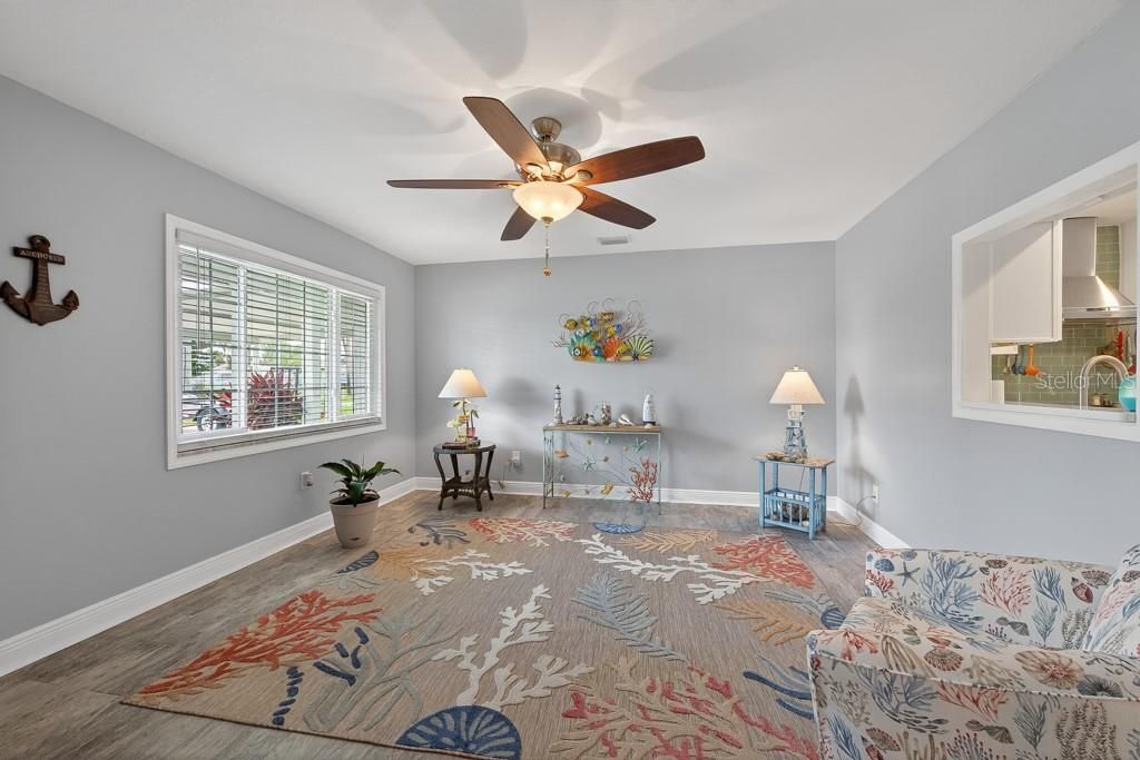 For Sale: $425,000 (3 beds, 2 baths, 1528 Square Feet)