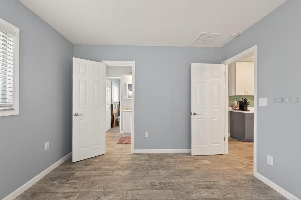 For Sale: $425,000 (3 beds, 2 baths, 1528 Square Feet)