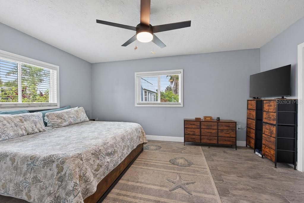 For Sale: $425,000 (3 beds, 2 baths, 1528 Square Feet)