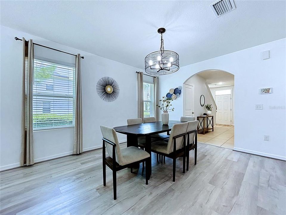 For Sale: $500,000 (5 beds, 3 baths, 2447 Square Feet)