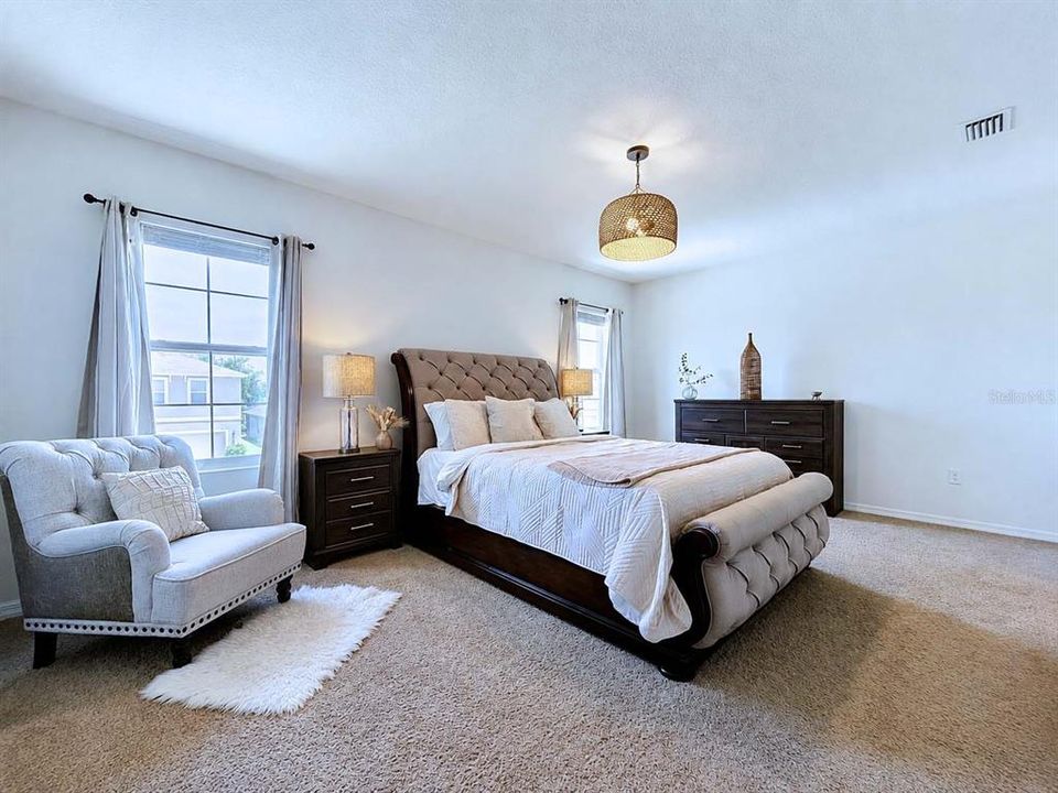 For Sale: $500,000 (5 beds, 3 baths, 2447 Square Feet)