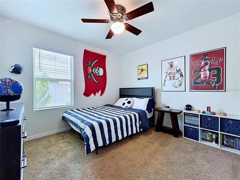 For Sale: $500,000 (5 beds, 3 baths, 2447 Square Feet)