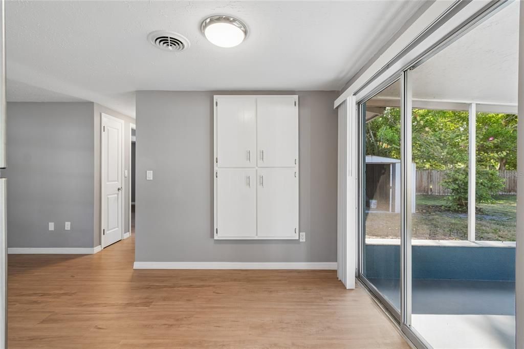 For Sale: $365,000 (3 beds, 1 baths, 1118 Square Feet)