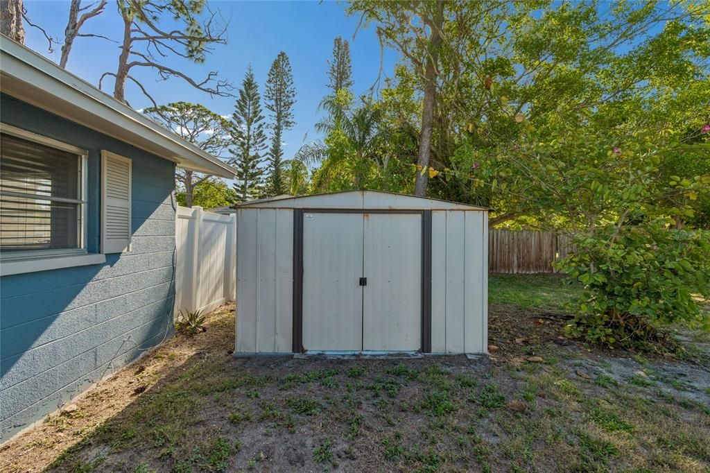For Sale: $365,000 (3 beds, 1 baths, 1118 Square Feet)