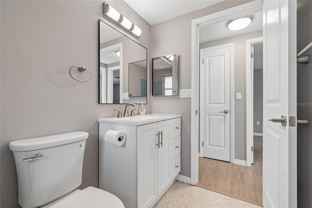 For Sale: $365,000 (3 beds, 1 baths, 1118 Square Feet)