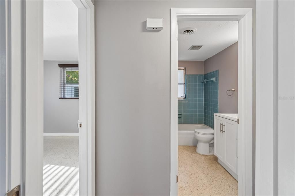 For Sale: $365,000 (3 beds, 1 baths, 1118 Square Feet)