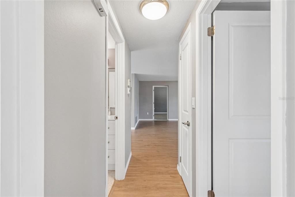 For Sale: $365,000 (3 beds, 1 baths, 1118 Square Feet)