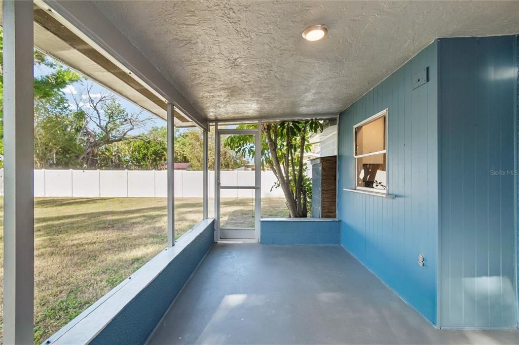 For Sale: $365,000 (3 beds, 1 baths, 1118 Square Feet)