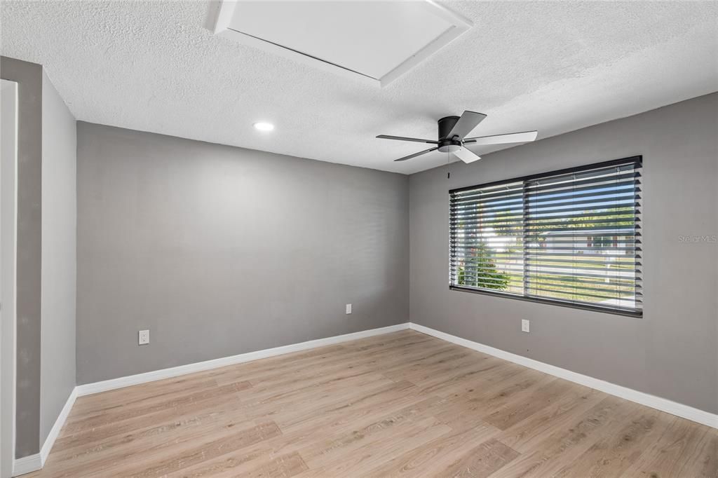 For Sale: $365,000 (3 beds, 1 baths, 1118 Square Feet)