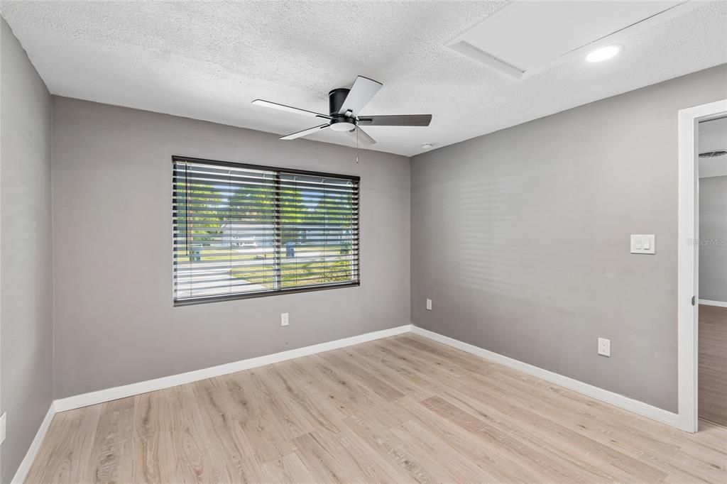 For Sale: $365,000 (3 beds, 1 baths, 1118 Square Feet)