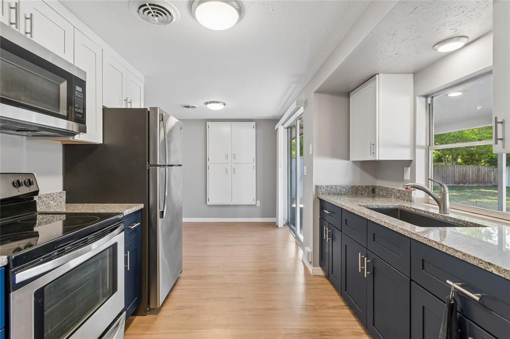 For Sale: $365,000 (3 beds, 1 baths, 1118 Square Feet)