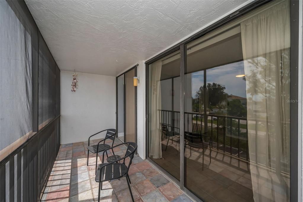 For Sale: $525,000 (2 beds, 2 baths, 1345 Square Feet)
