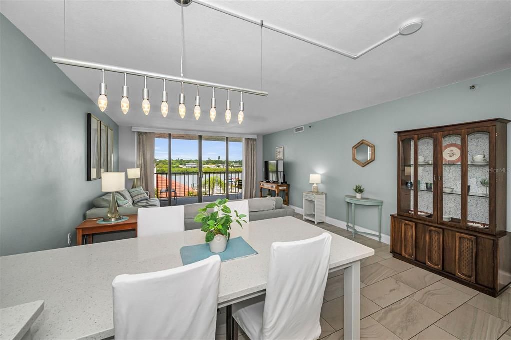 For Sale: $525,000 (2 beds, 2 baths, 1345 Square Feet)