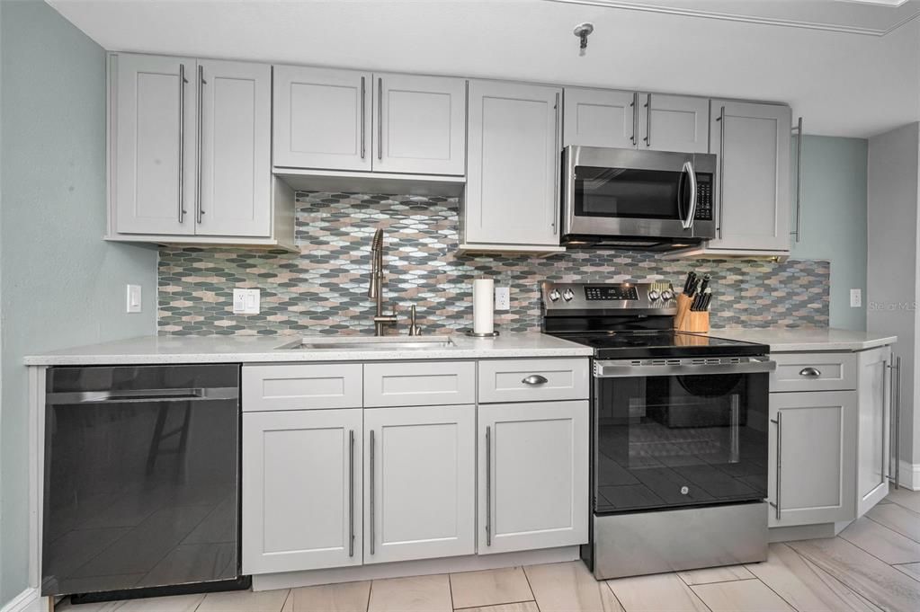 For Sale: $525,000 (2 beds, 2 baths, 1345 Square Feet)