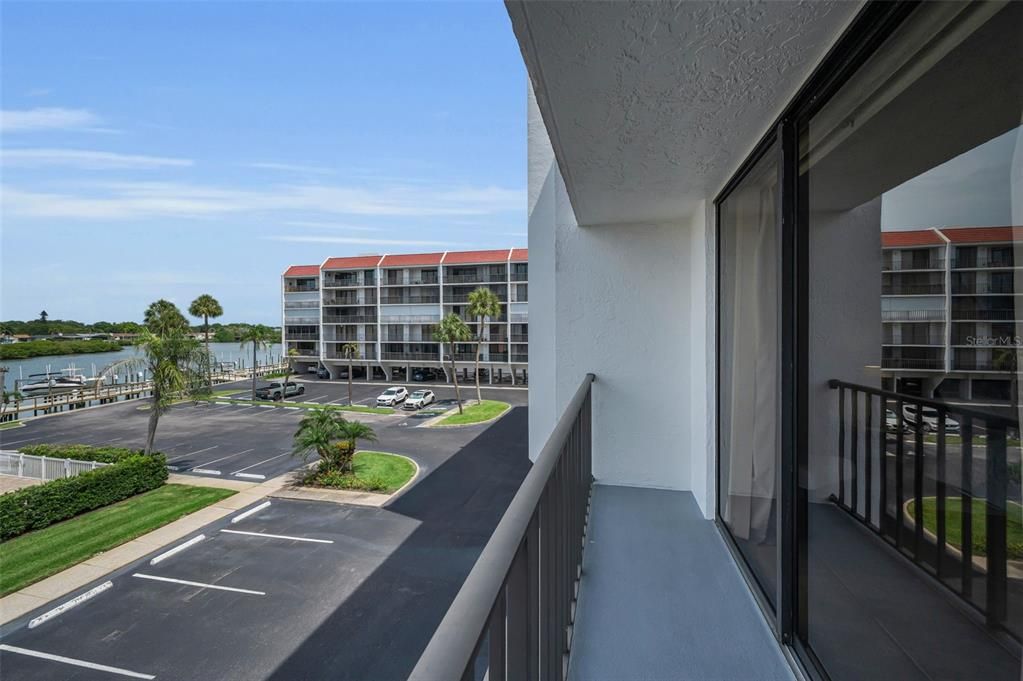 For Sale: $525,000 (2 beds, 2 baths, 1345 Square Feet)