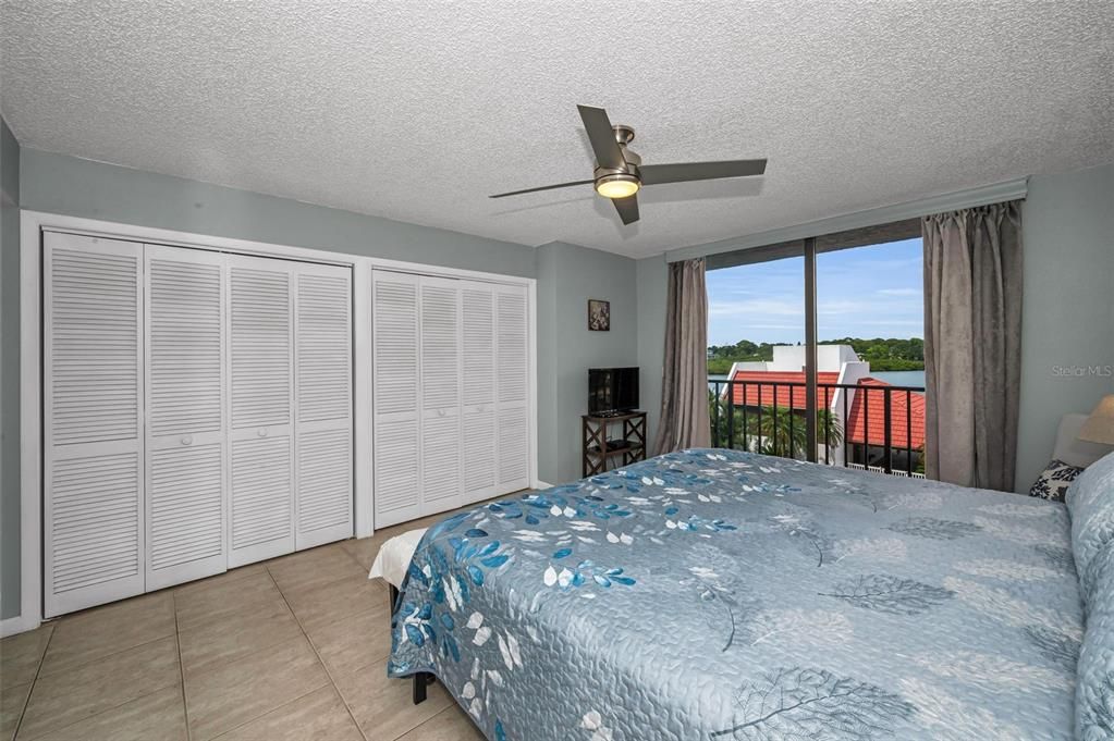 For Sale: $525,000 (2 beds, 2 baths, 1345 Square Feet)