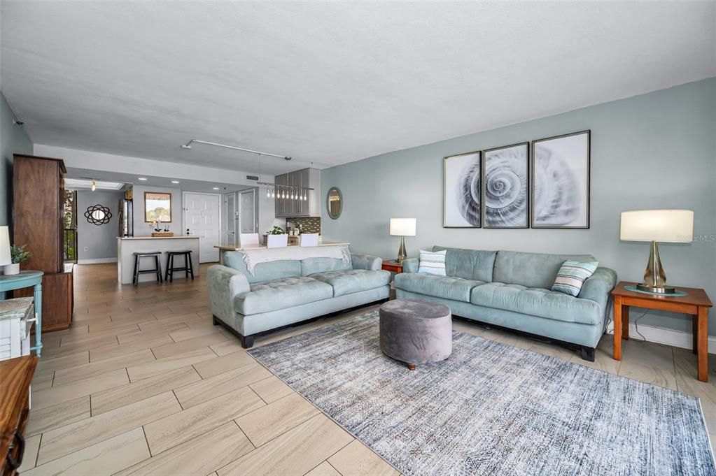 For Sale: $525,000 (2 beds, 2 baths, 1345 Square Feet)