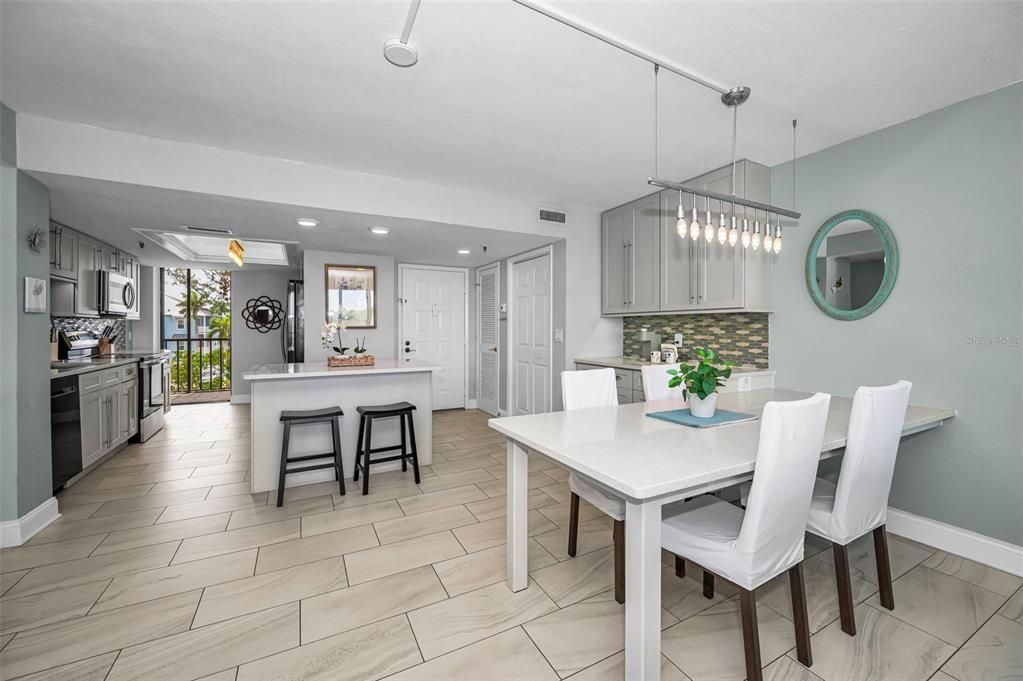 For Sale: $525,000 (2 beds, 2 baths, 1345 Square Feet)
