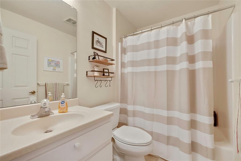 For Sale: $265,000 (2 beds, 2 baths, 1399 Square Feet)
