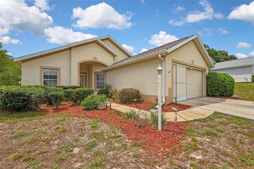 For Sale: $265,000 (2 beds, 2 baths, 1399 Square Feet)