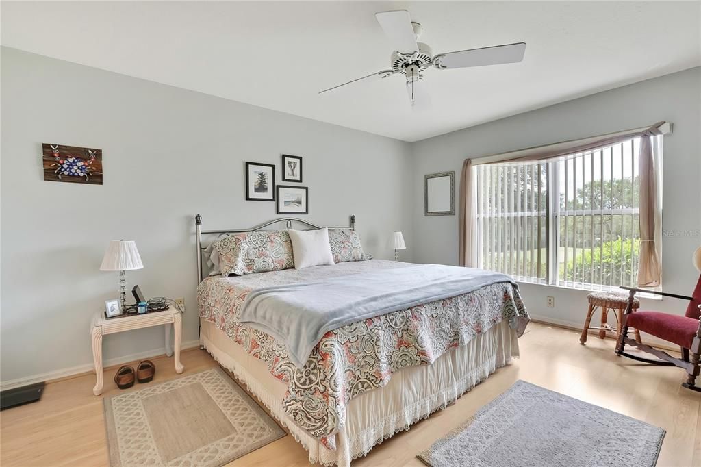 For Sale: $265,000 (2 beds, 2 baths, 1399 Square Feet)
