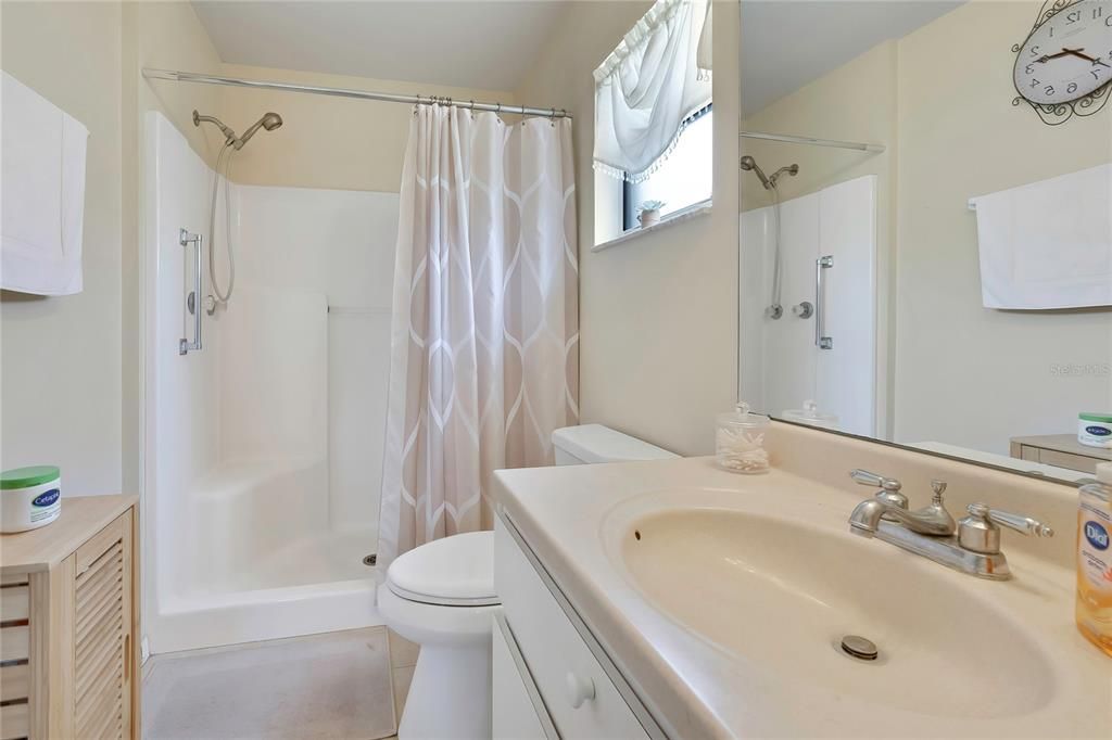 For Sale: $265,000 (2 beds, 2 baths, 1399 Square Feet)