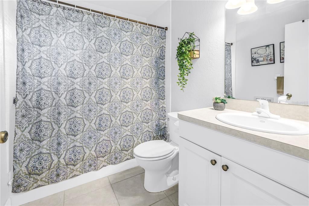 For Sale: $189,000 (1 beds, 1 baths, 872 Square Feet)
