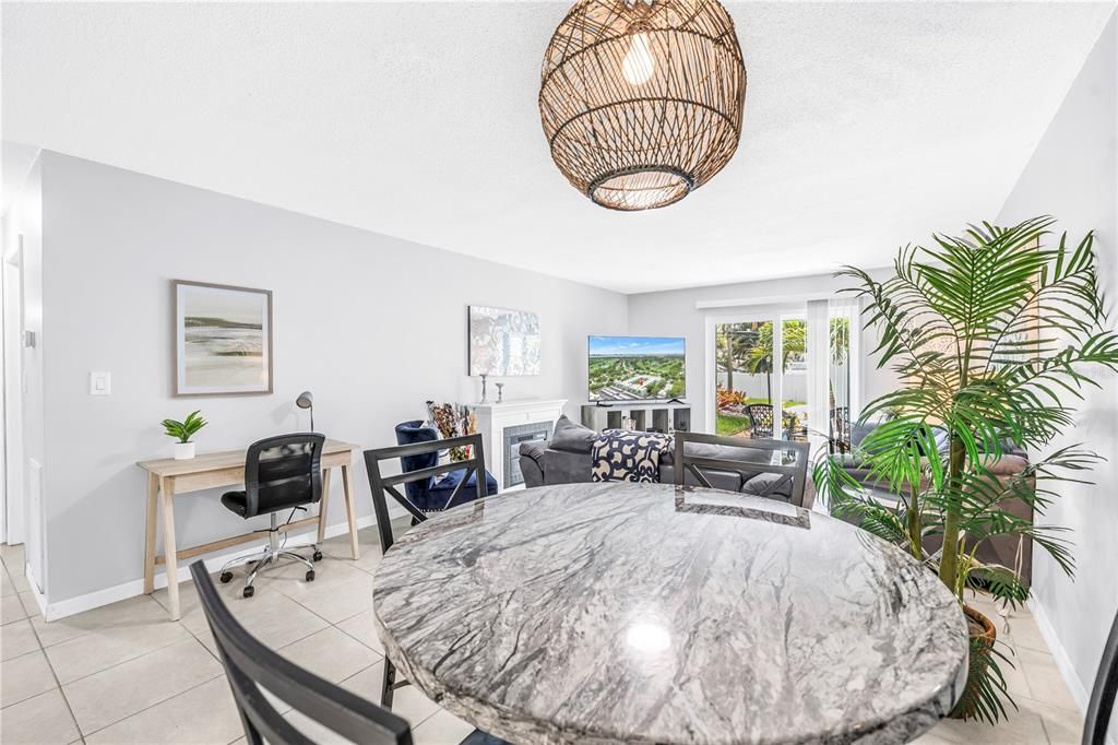 For Sale: $189,000 (1 beds, 1 baths, 872 Square Feet)