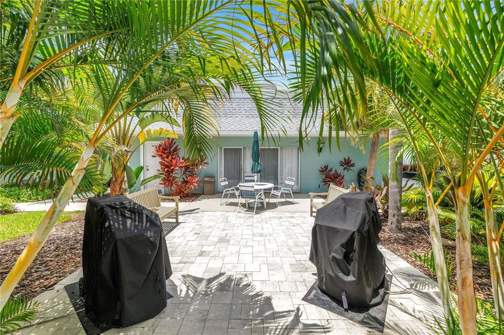For Sale: $189,000 (1 beds, 1 baths, 872 Square Feet)