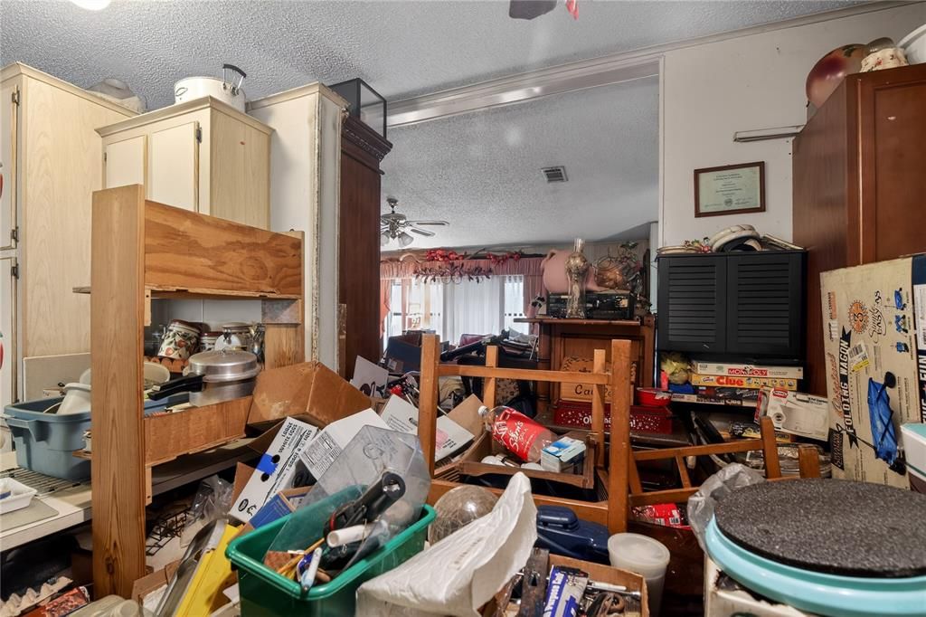For Sale: $79,900 (2 beds, 2 baths, 1188 Square Feet)