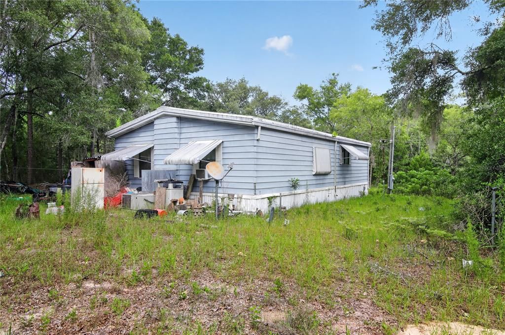 For Sale: $79,900 (2 beds, 2 baths, 1188 Square Feet)