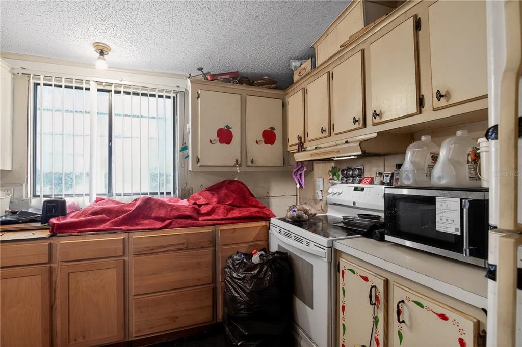 For Sale: $79,900 (2 beds, 2 baths, 1188 Square Feet)