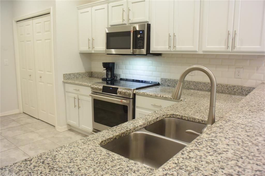 For Rent: $2,500 (3 beds, 2 baths, 2143 Square Feet)