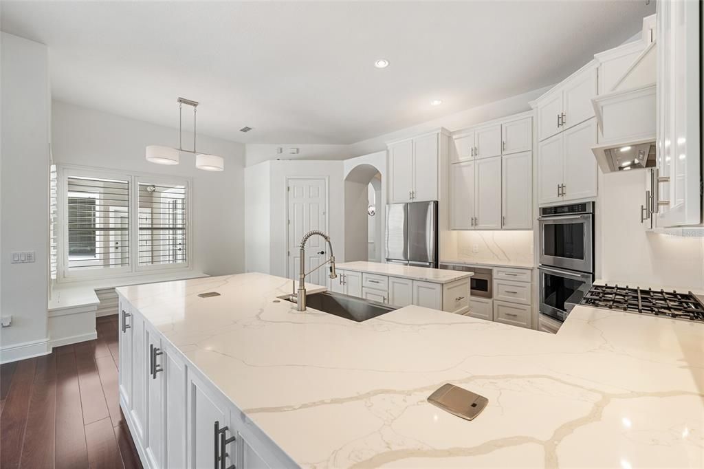For Sale: $899,990 (4 beds, 3 baths, 2516 Square Feet)
