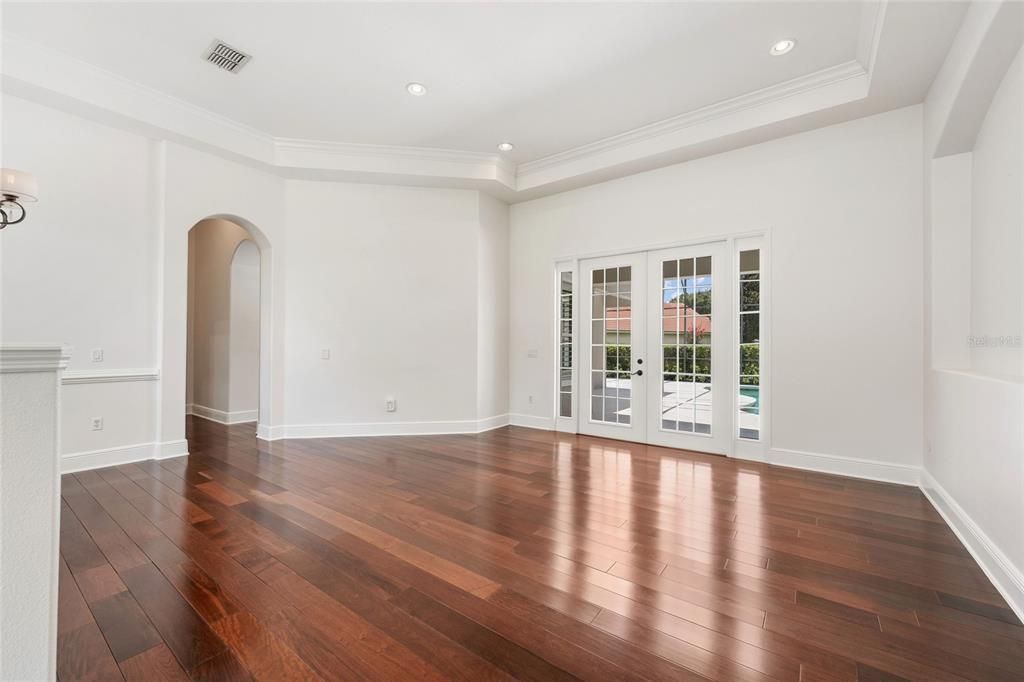 For Sale: $899,990 (4 beds, 3 baths, 2516 Square Feet)