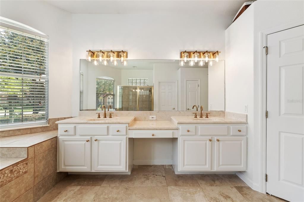 For Sale: $899,990 (4 beds, 3 baths, 2516 Square Feet)