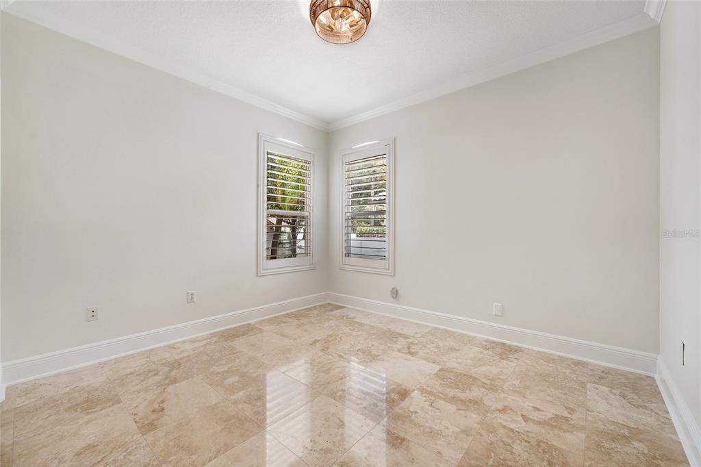 For Sale: $899,990 (4 beds, 3 baths, 2516 Square Feet)