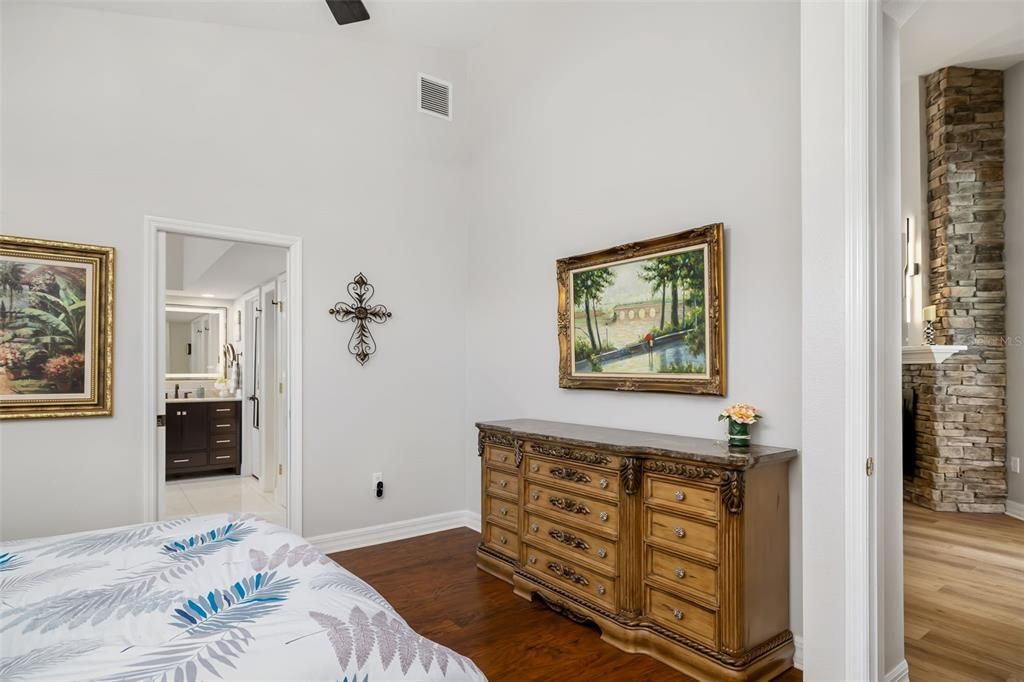 For Sale: $879,900 (4 beds, 3 baths, 2843 Square Feet)