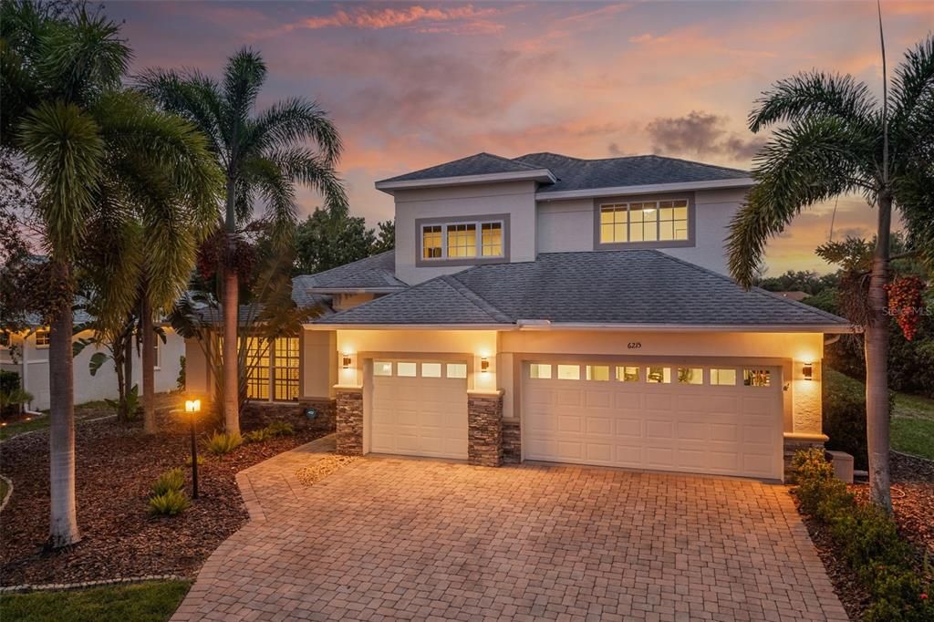 For Sale: $879,900 (4 beds, 3 baths, 2843 Square Feet)