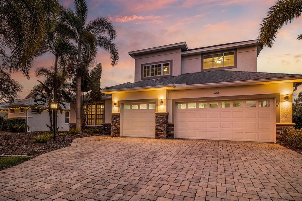 For Sale: $879,900 (4 beds, 3 baths, 2843 Square Feet)