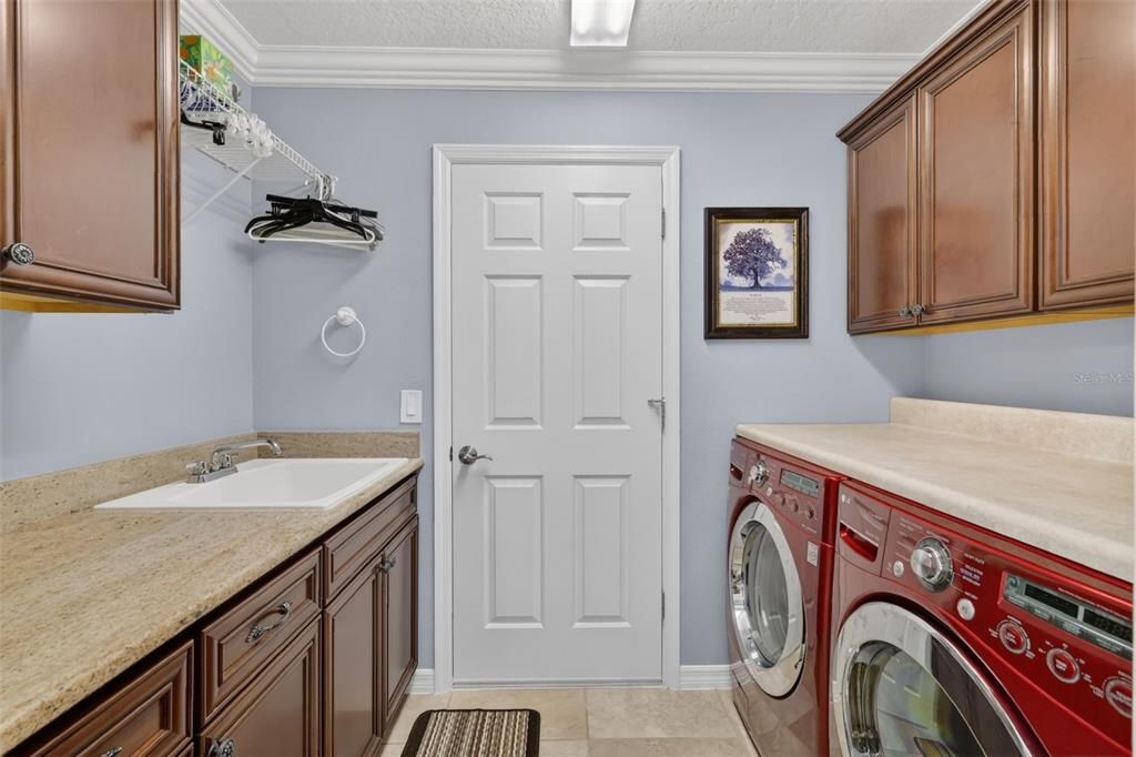 For Sale: $525,000 (3 beds, 2 baths, 2104 Square Feet)
