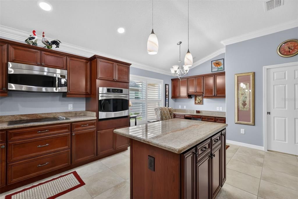 For Sale: $525,000 (3 beds, 2 baths, 2104 Square Feet)