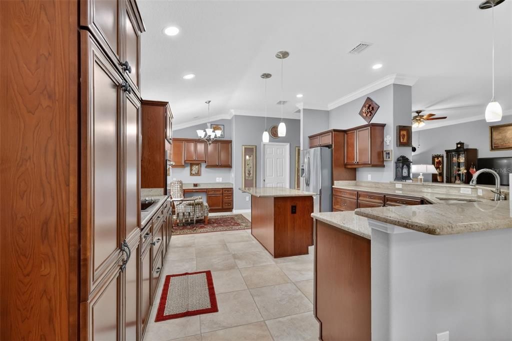 For Sale: $525,000 (3 beds, 2 baths, 2104 Square Feet)